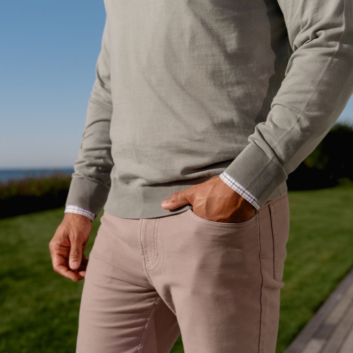 Ivy Howes Crewneck