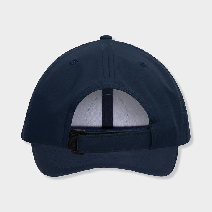 Hat with rope detailing. 100% Polyester. Classic 6-panel design. Snap back closure Sewn in eyelets