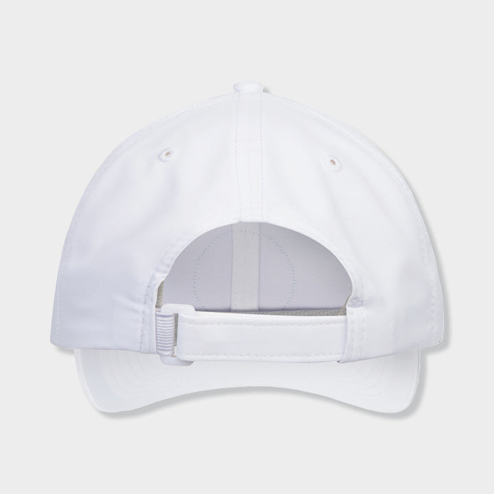 Hat with rope detailing. 100% Polyester. Classic 6-panel design. Snap back closure Sewn in eyelets