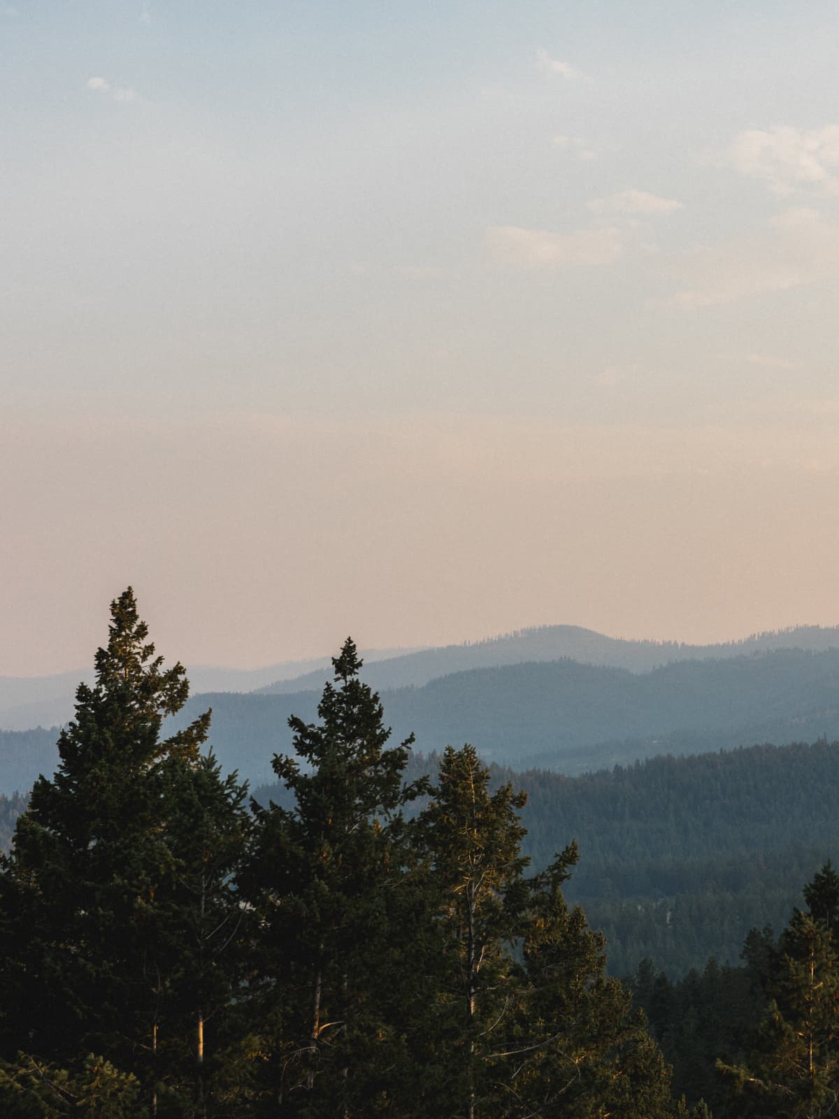 peaceful mountain scenery